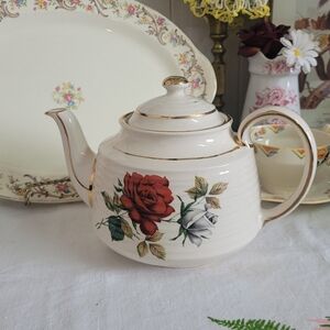 Vintage Sadler RED ROSE Teapot With Gold England